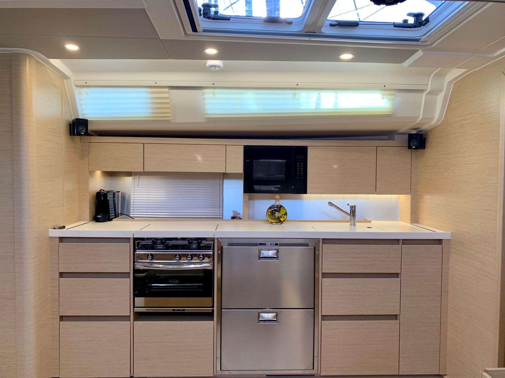 Yacht image 24