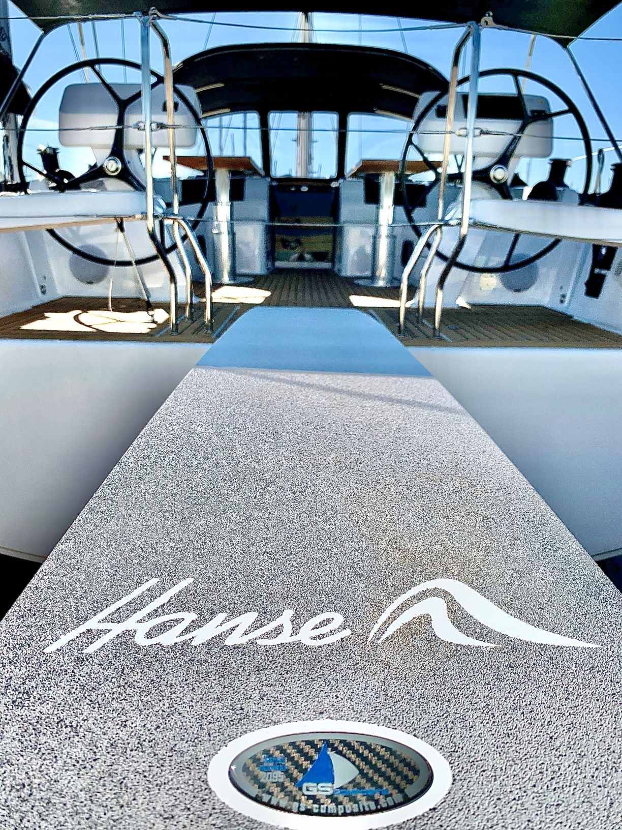 Yacht image 11