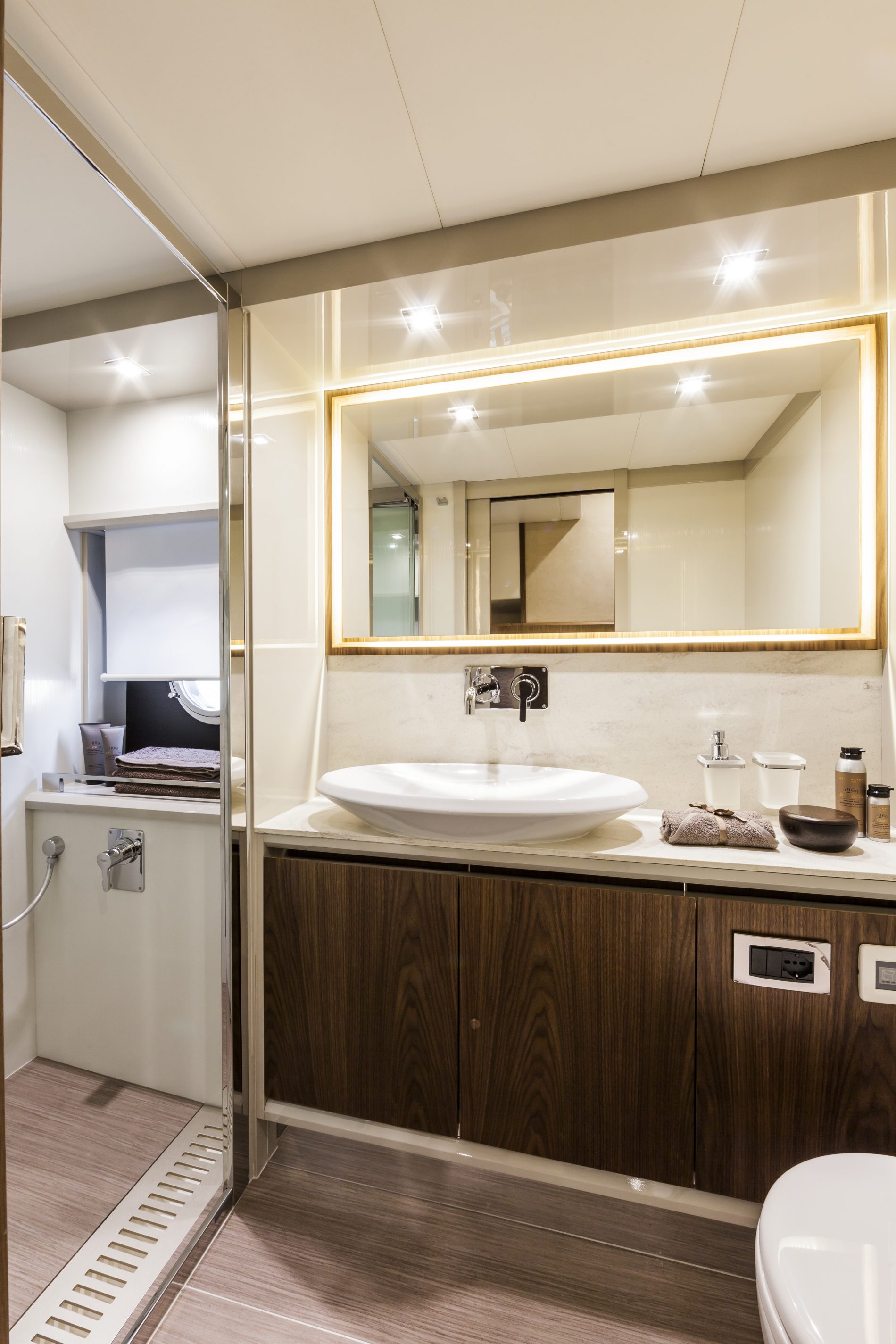 foto Absolute 52 FLY 17