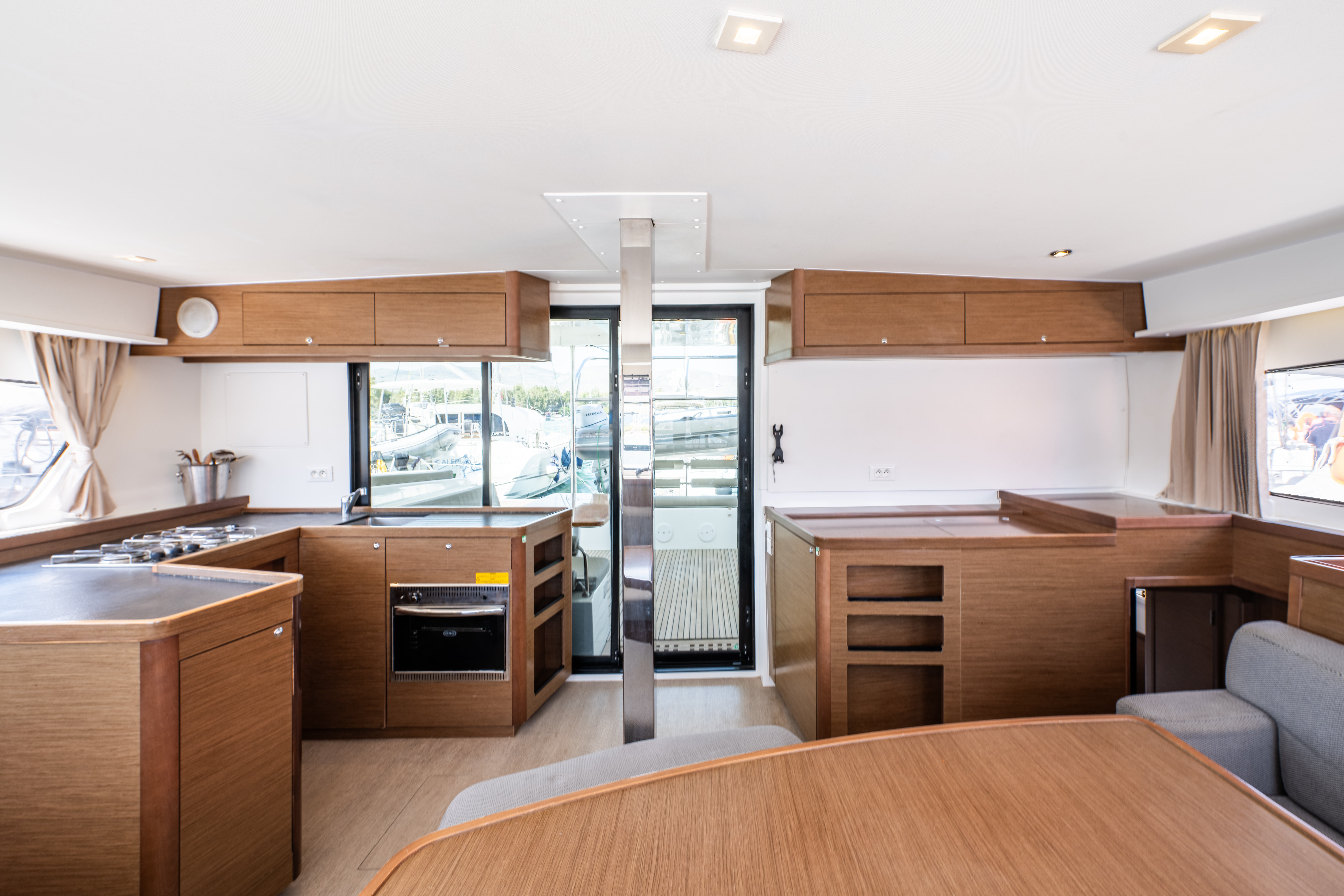 Yacht image 18