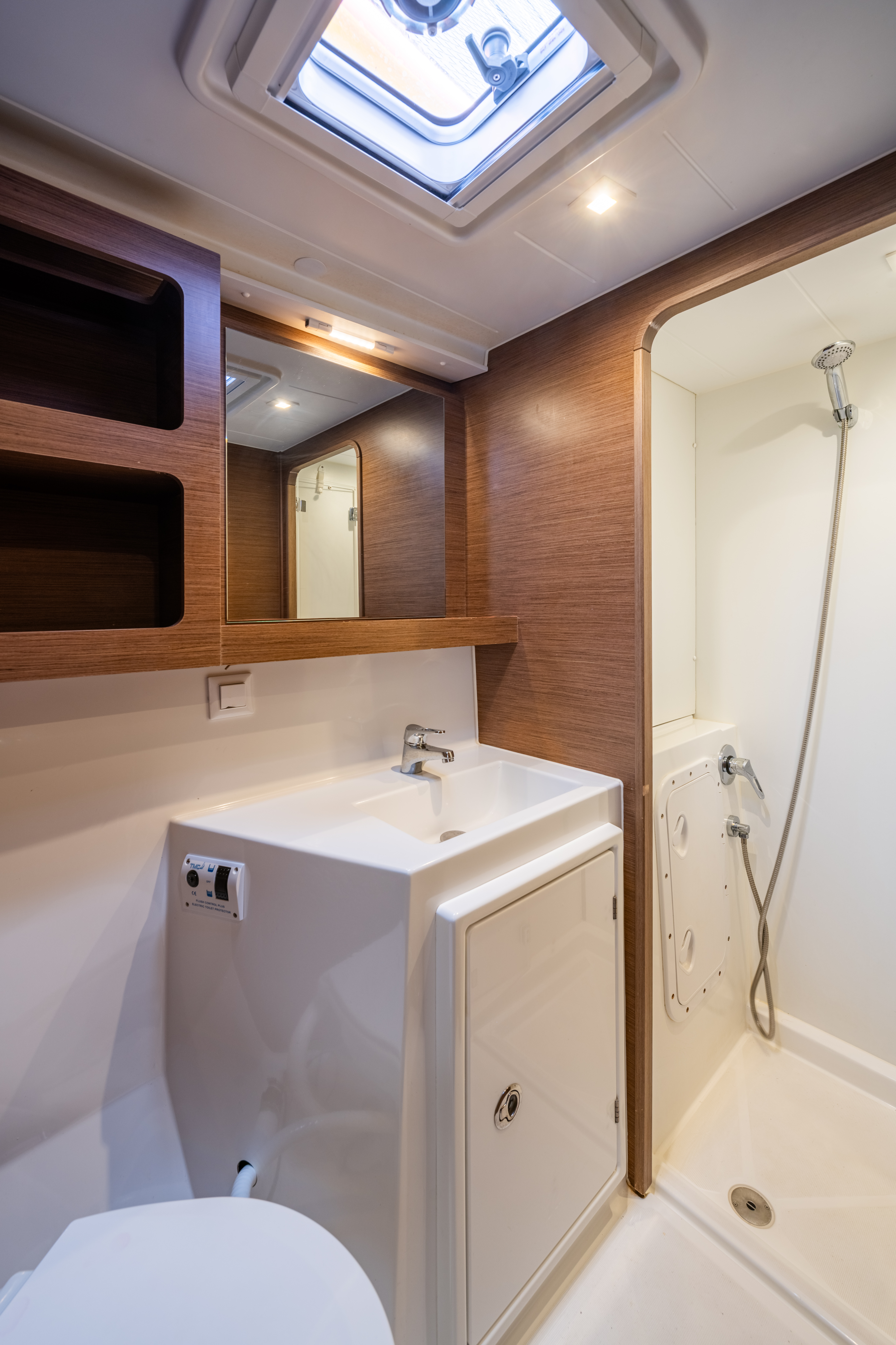 Yacht image 4