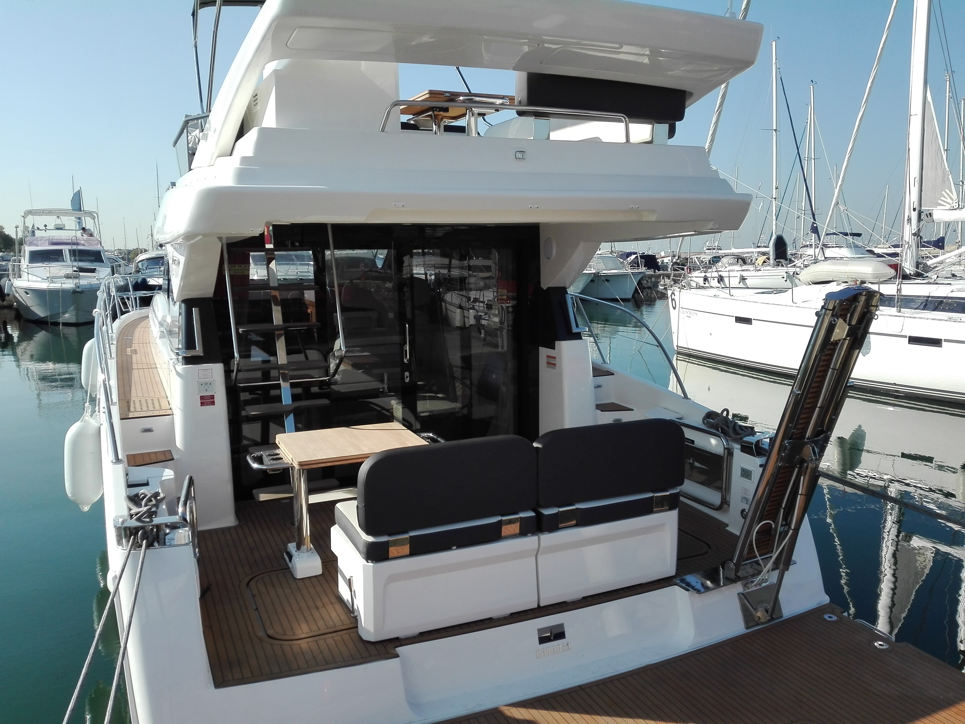 M/Y - Bavaria Virtess 420 Fly - 3 Cabins - Built 2018
