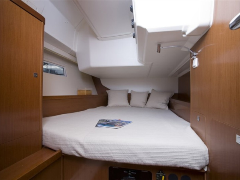 фото Oceanis 45 3