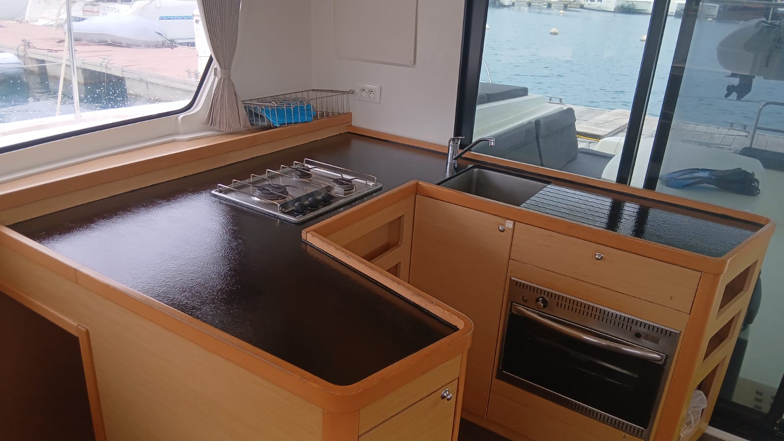 Yacht image 14