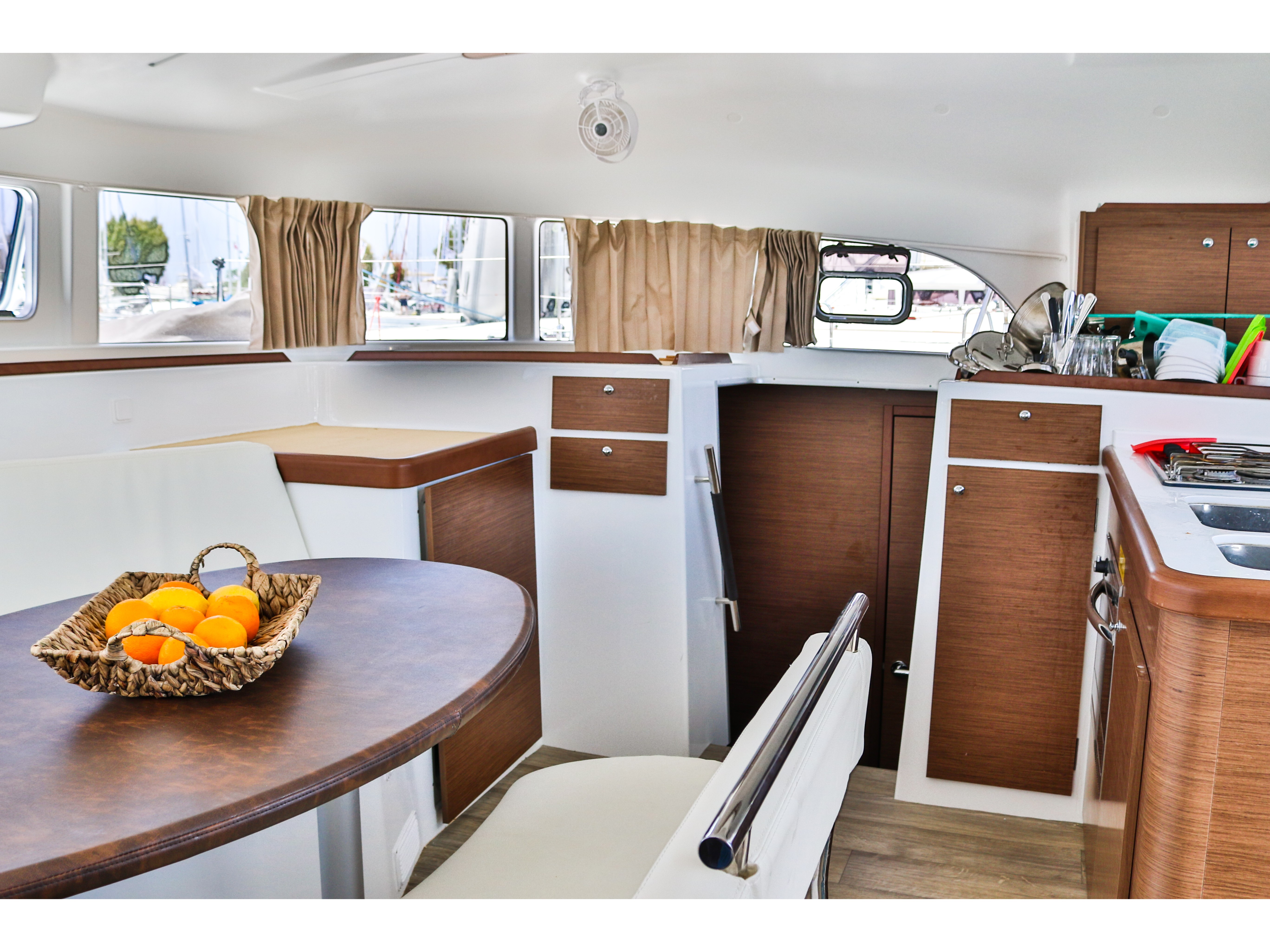 фото Lagoon 380 3