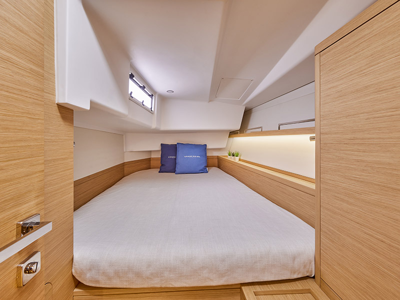 Grand Soleil 44 stern cabin