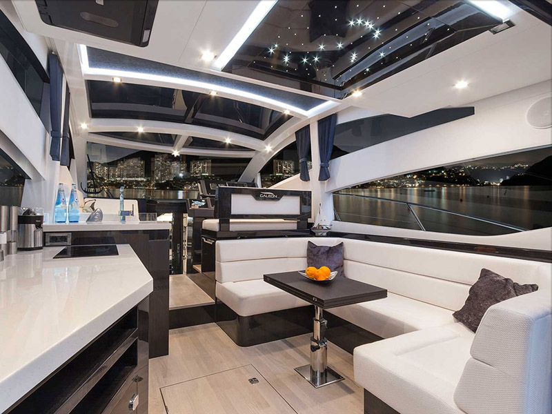 - Galeon 430 Skydeck - 3 Cabins - Built 2022