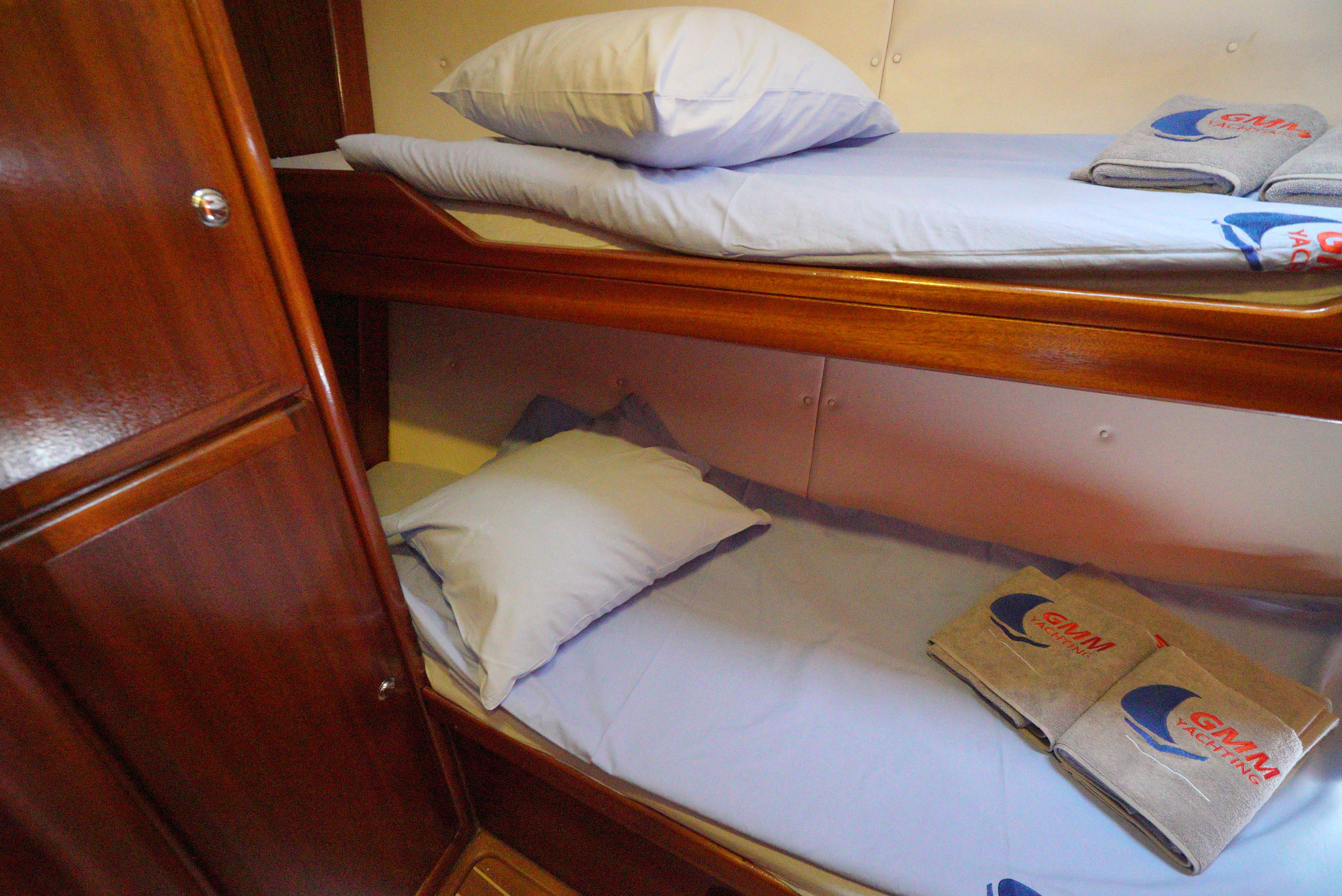 صور Bavaria 42 11