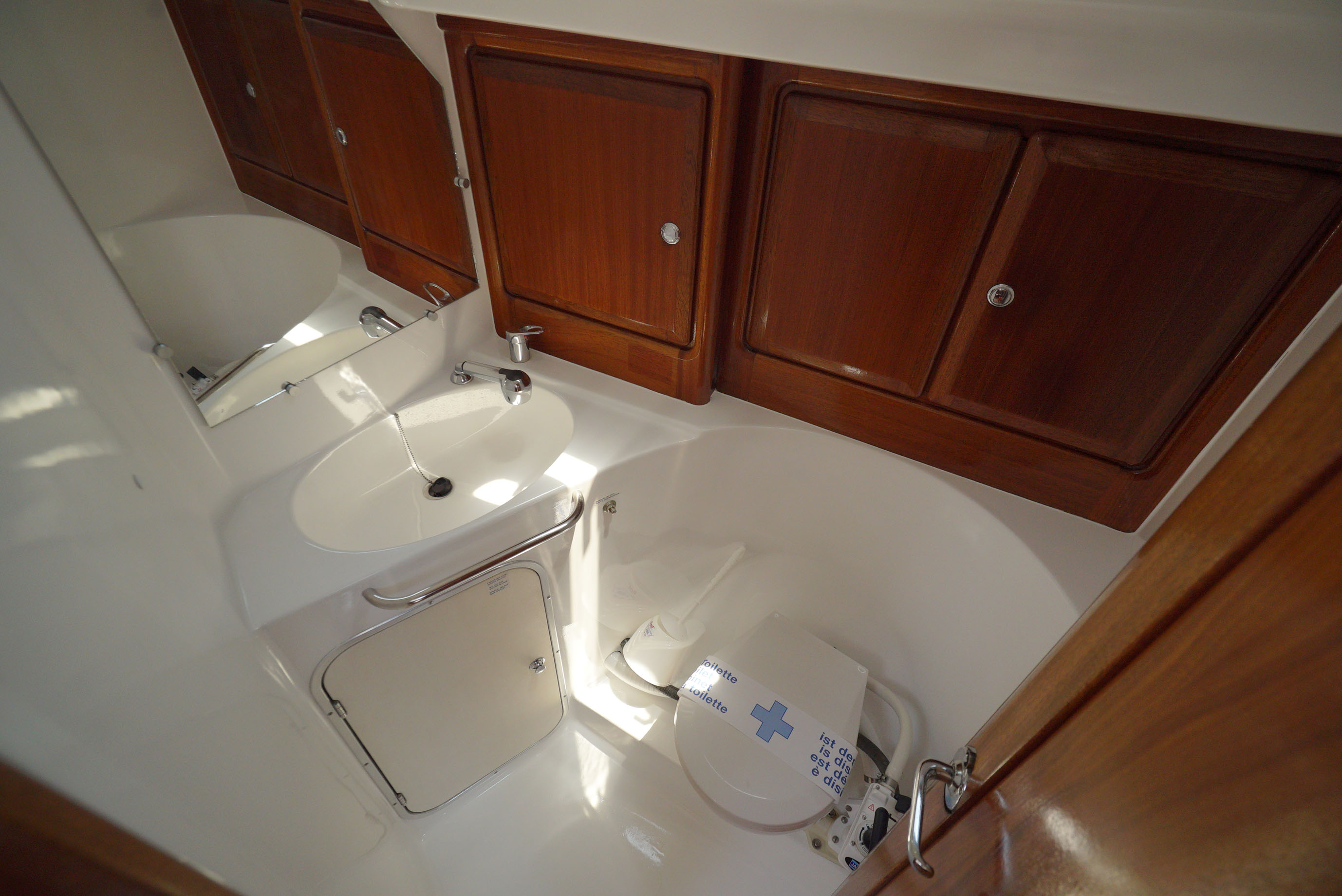 صور Bavaria 42 12