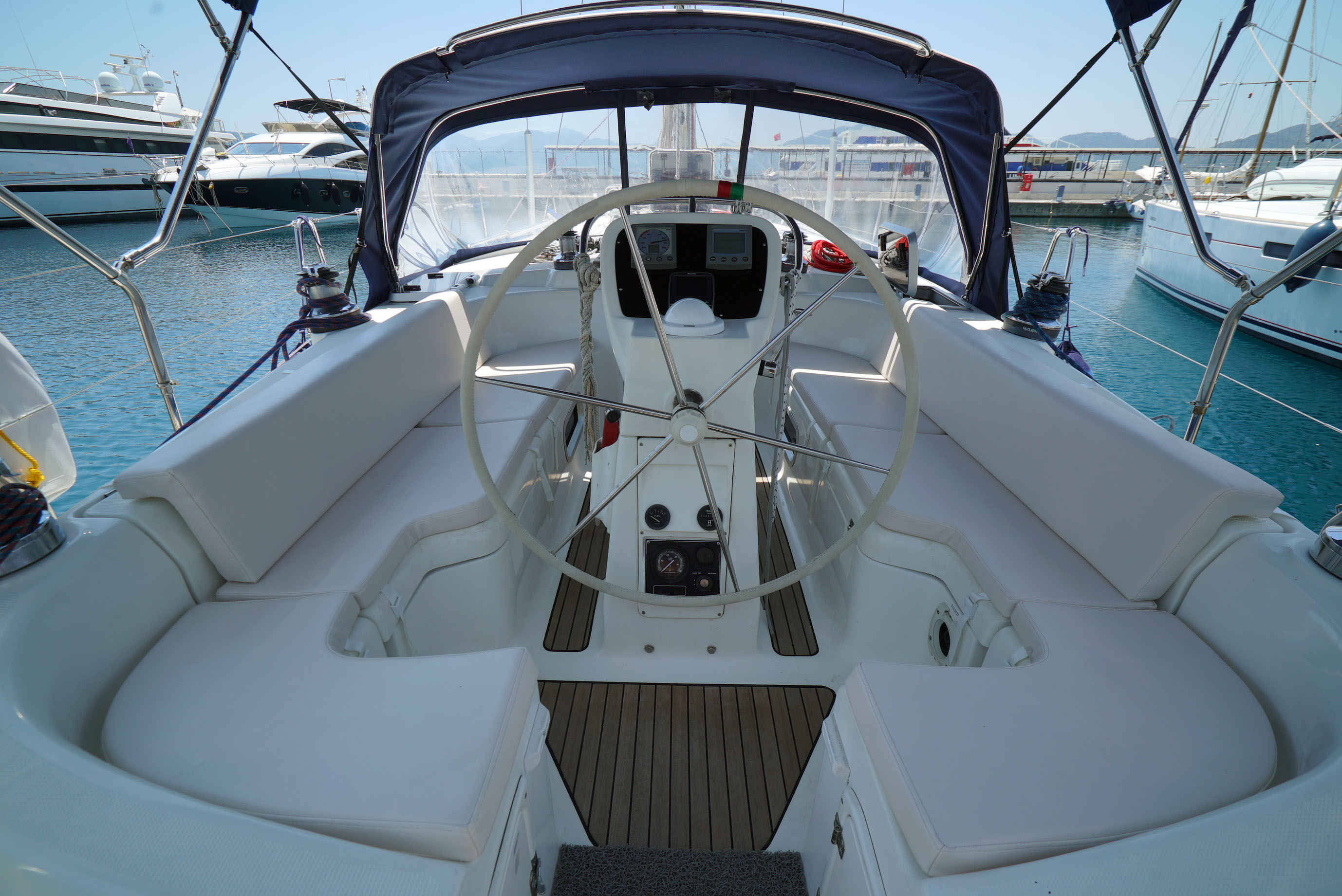 صور Bavaria 42 13