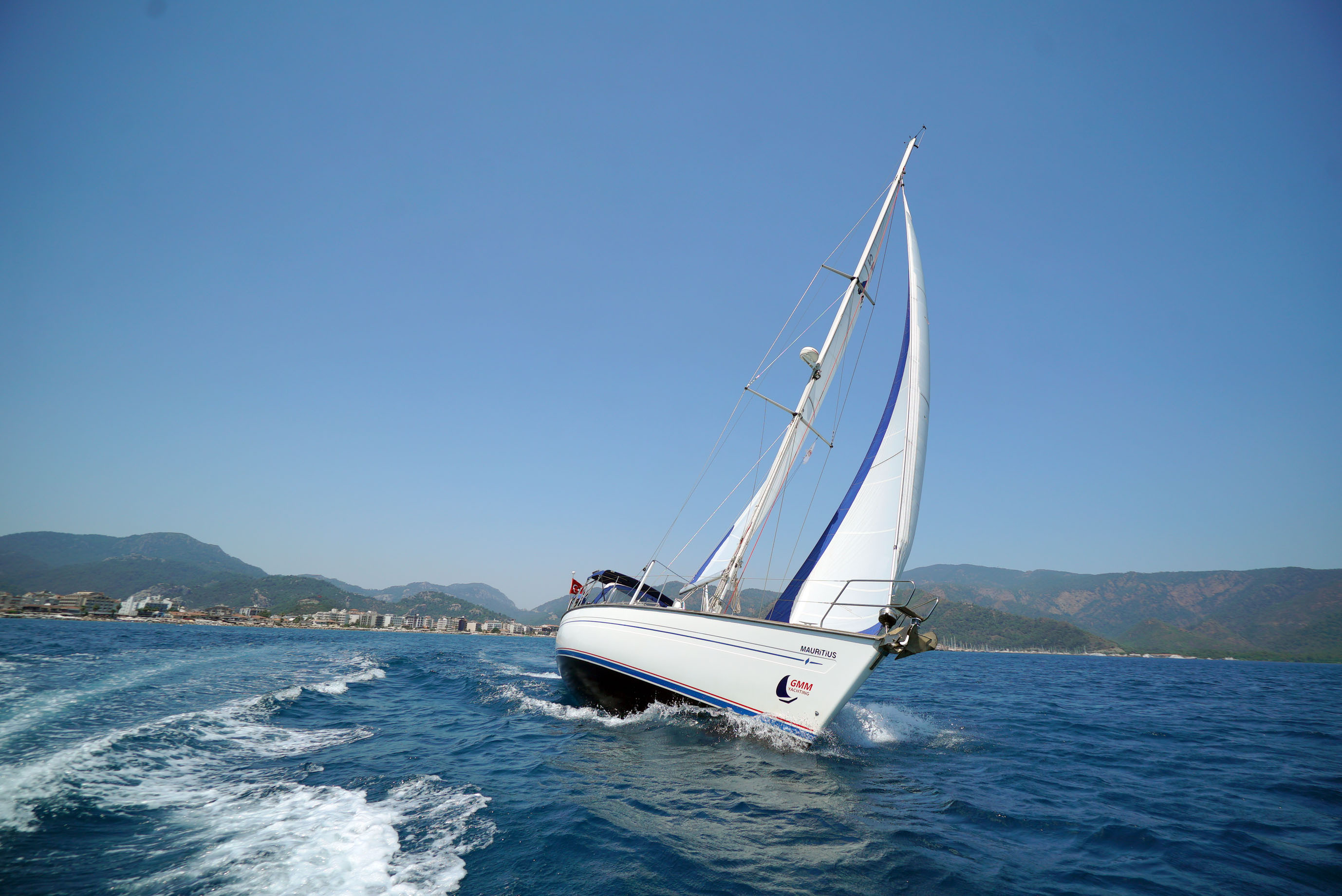 صور Bavaria 42 18