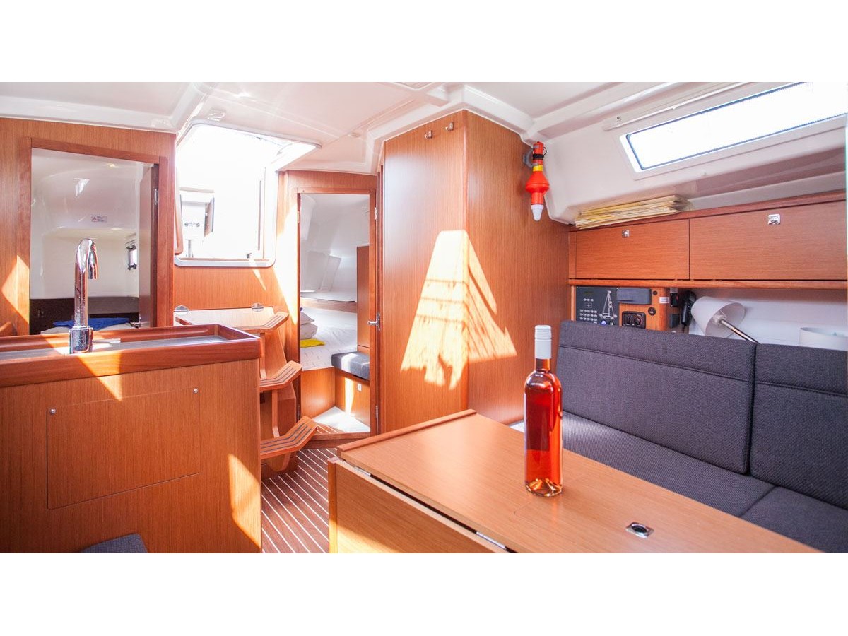 foto Bavaria Cruiser 34 19