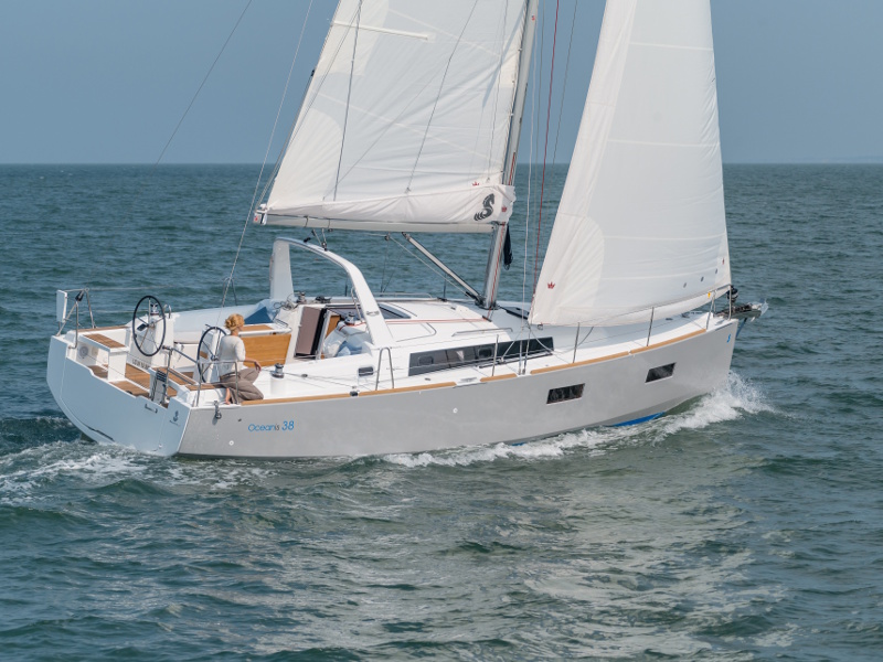 Oceanis 38.1 “Maestrale - Standard line“, Furnari