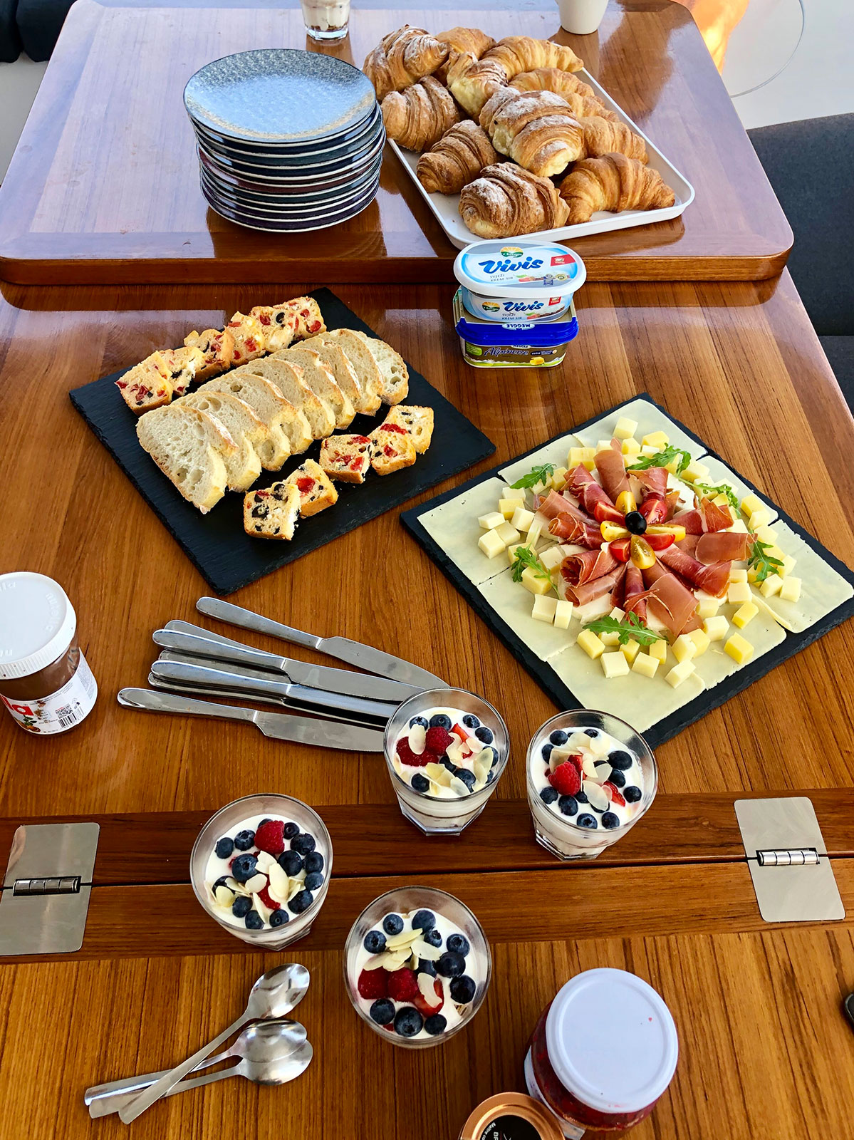 صور Lagoon 620 20