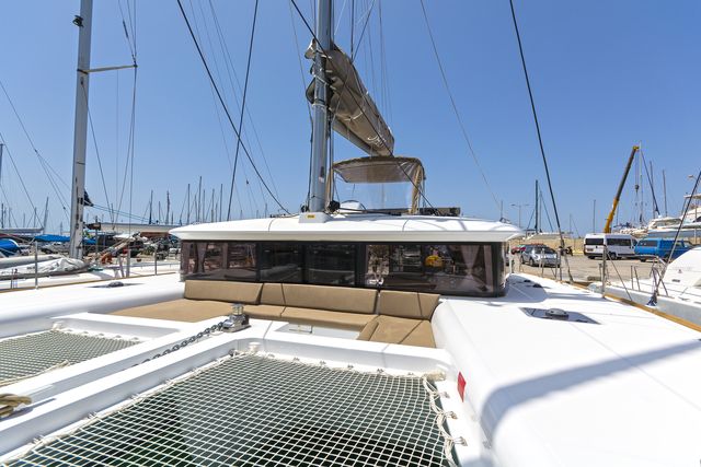 photo Lagoon 450  Flybridge 19
