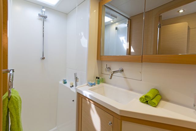 photo Lagoon 450  Flybridge 7