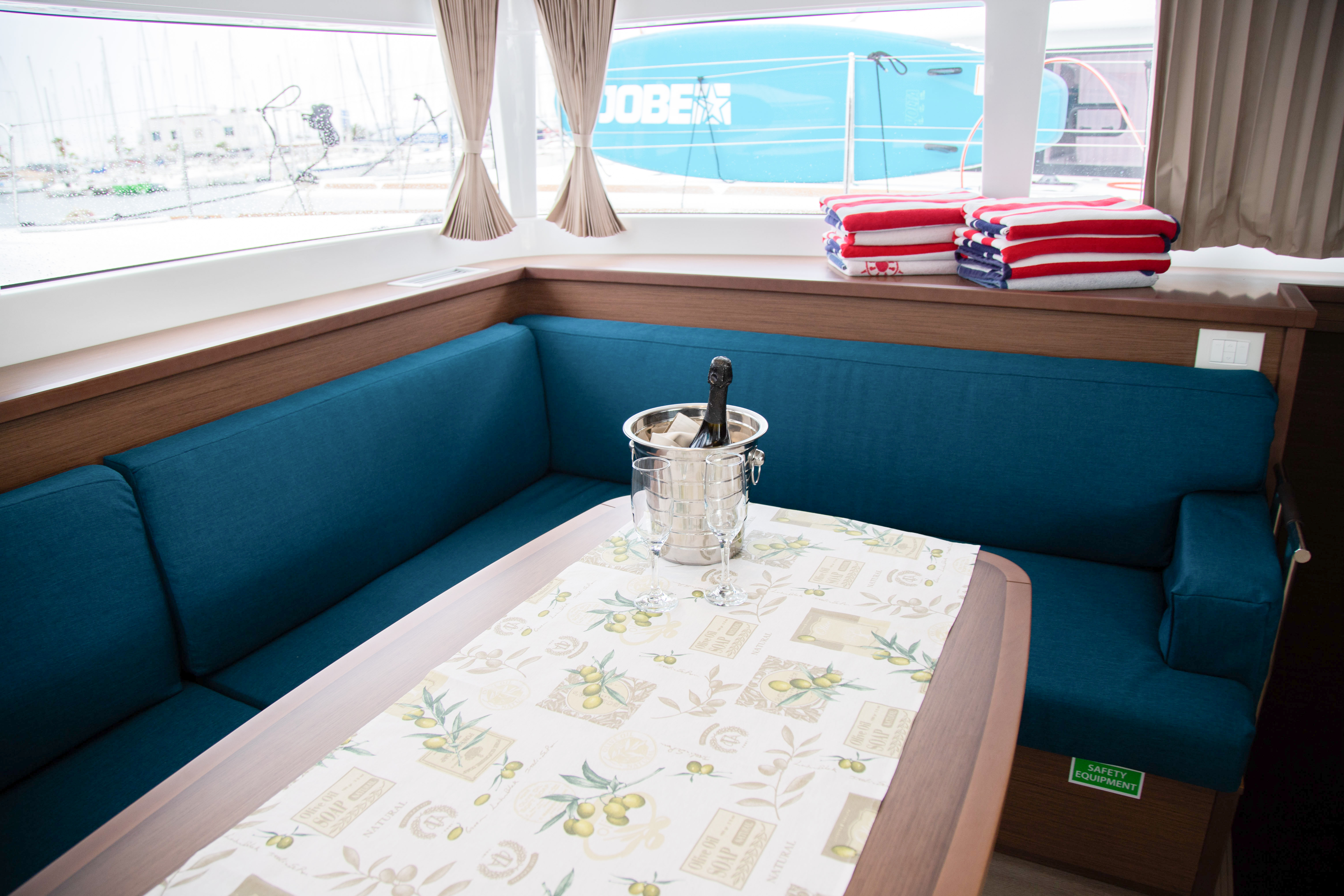 Foto Lagoon 450 Sport 8