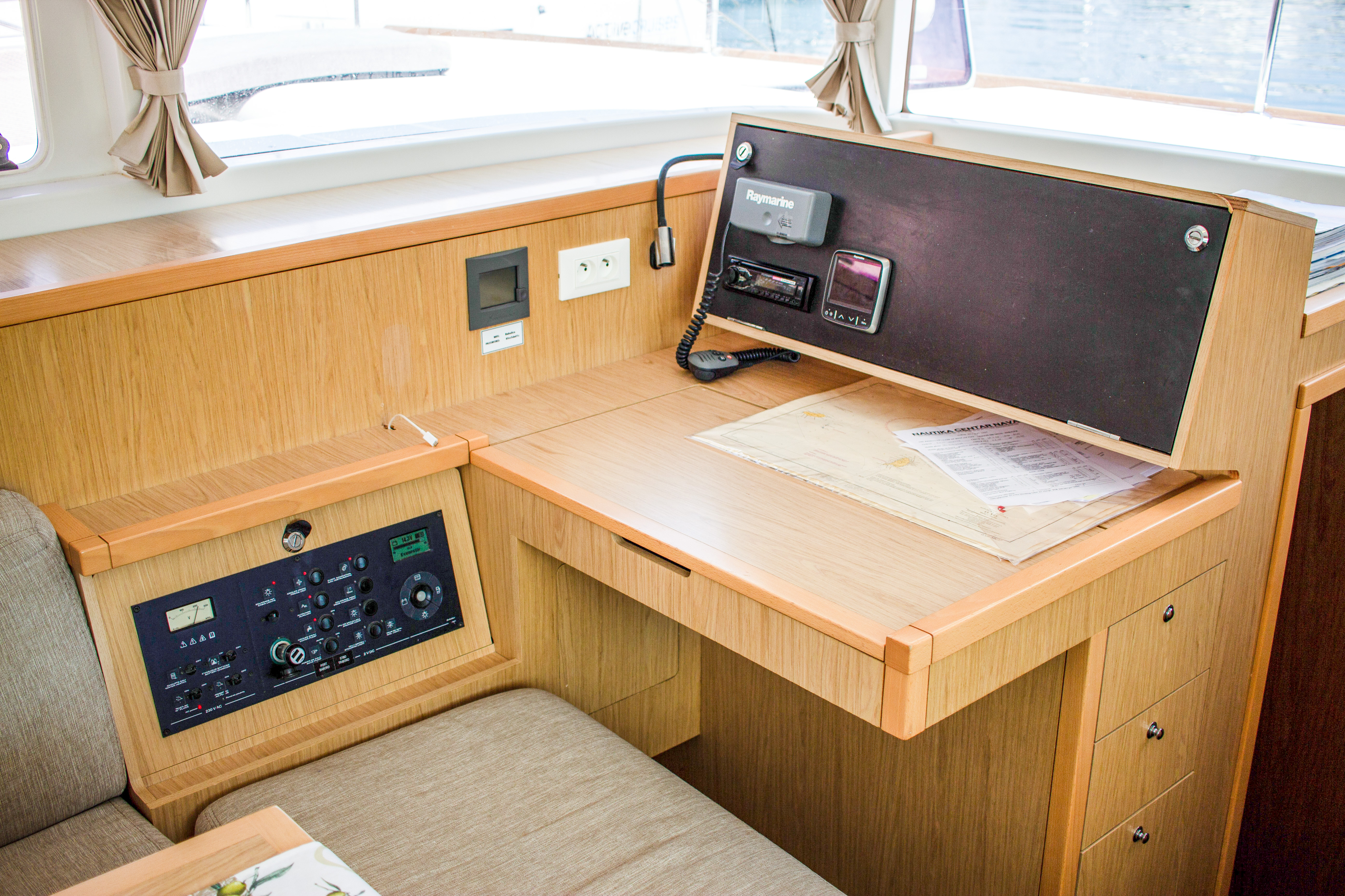 foto Lagoon 400 S2 5