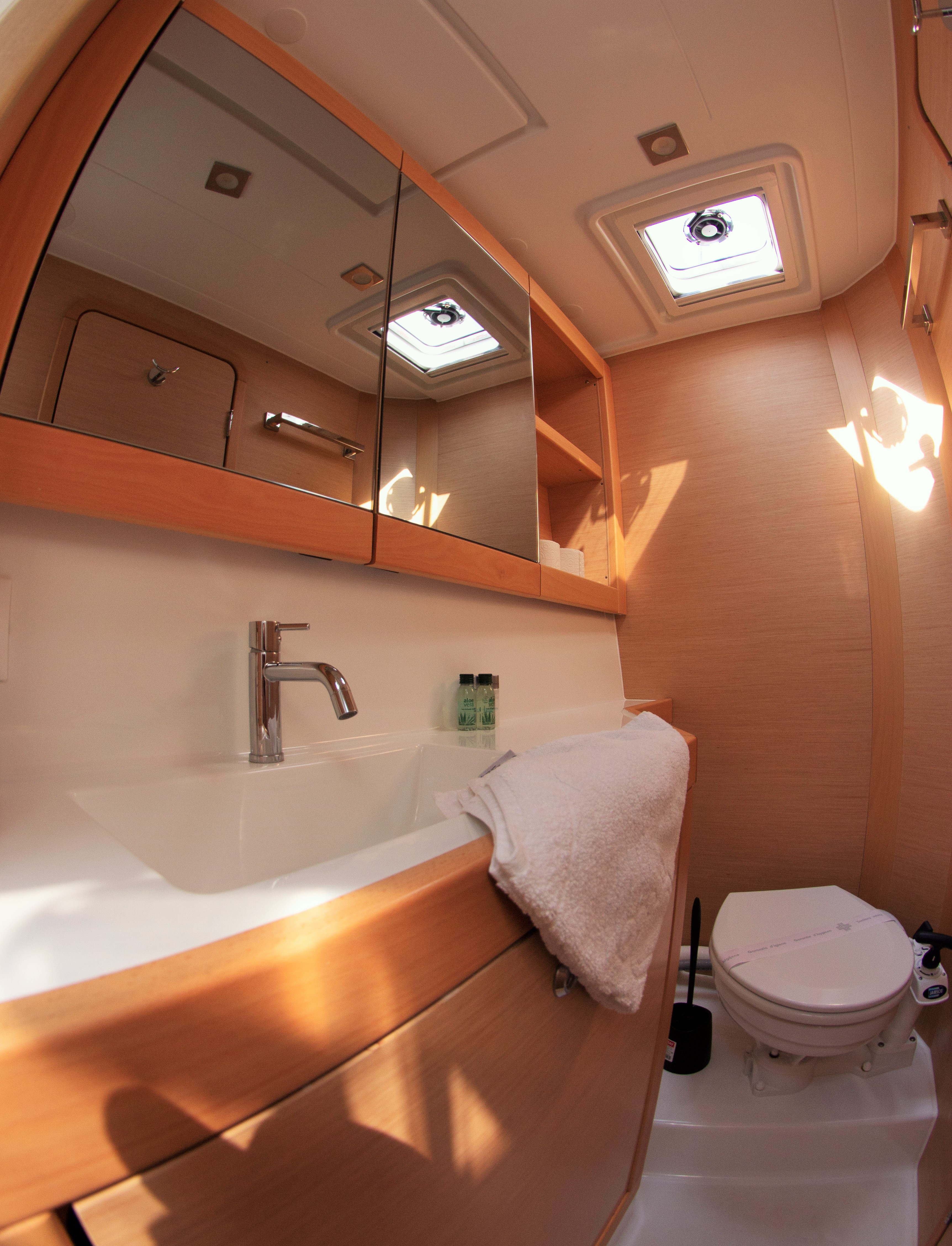 foto Lagoon 400 S2 9