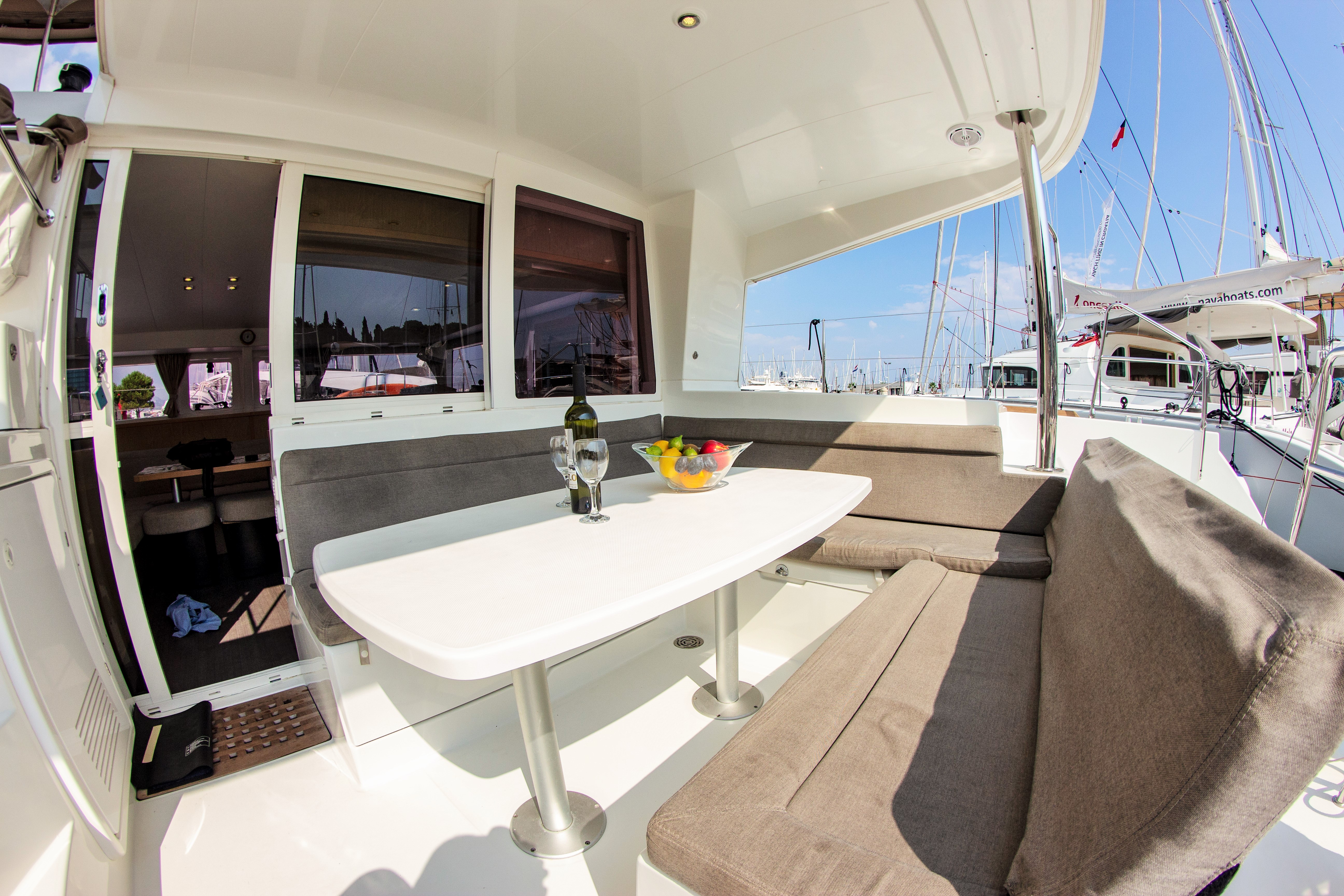 foto Lagoon 400 S2 12