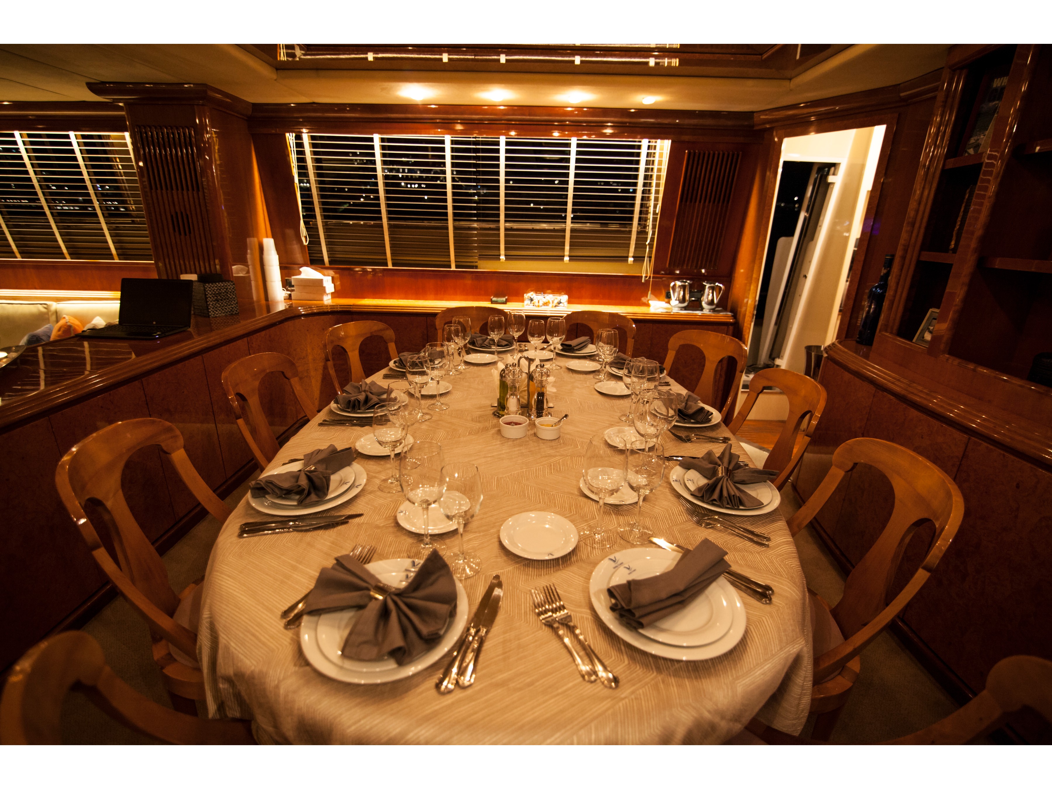 фото Falcon 100 1