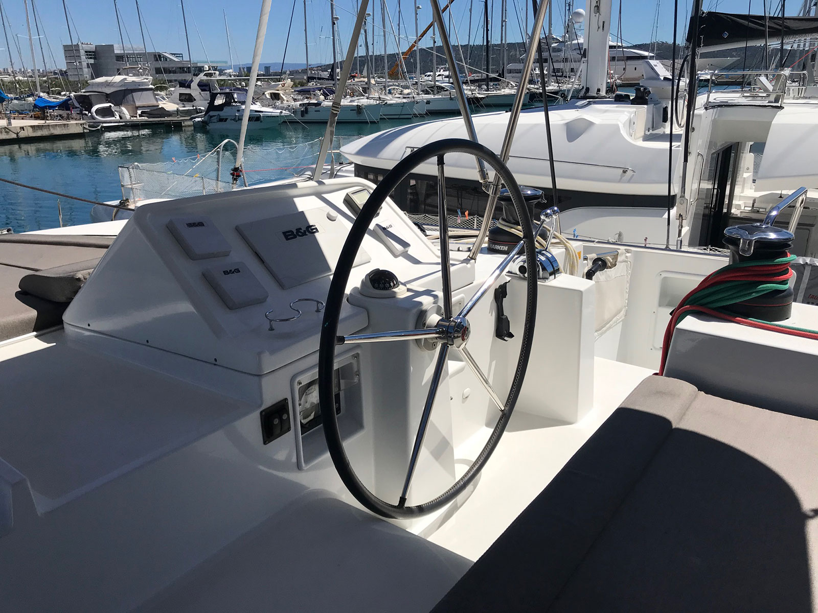 foto Lagoon 450  Flybridge 11