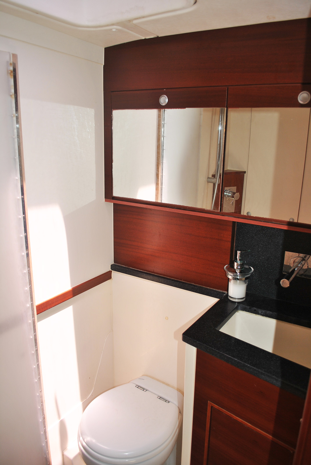 фото Hanse 540e 12