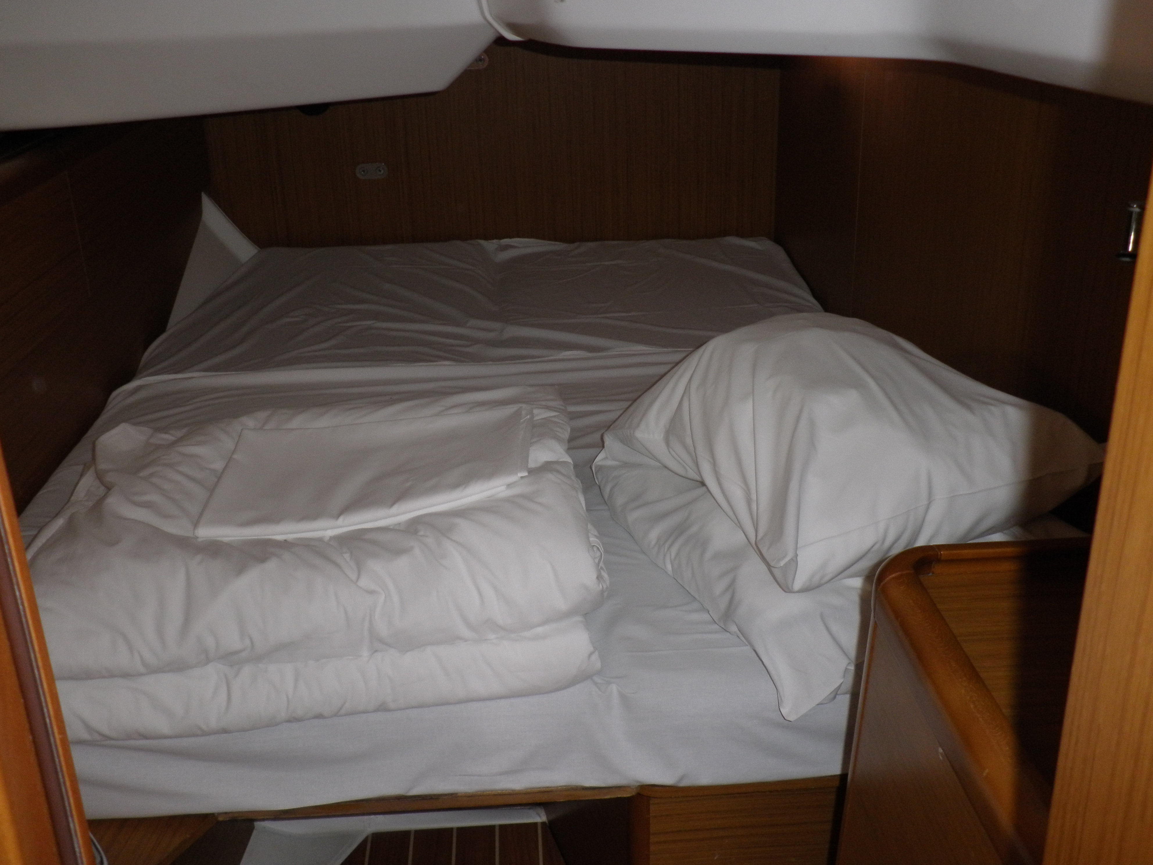 фото Sun Odyssey 44 i 12