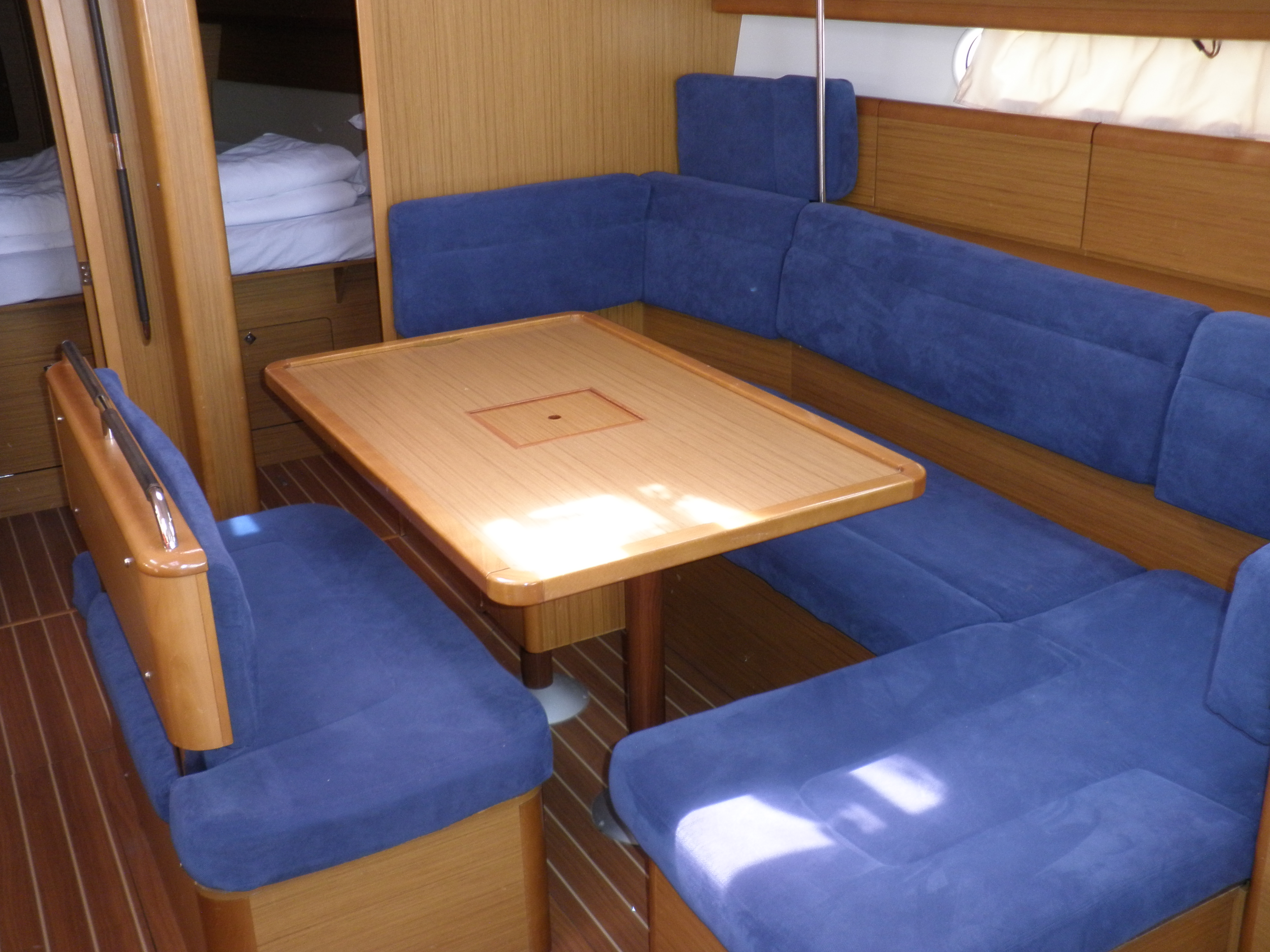 фото Sun Odyssey 44 i 14