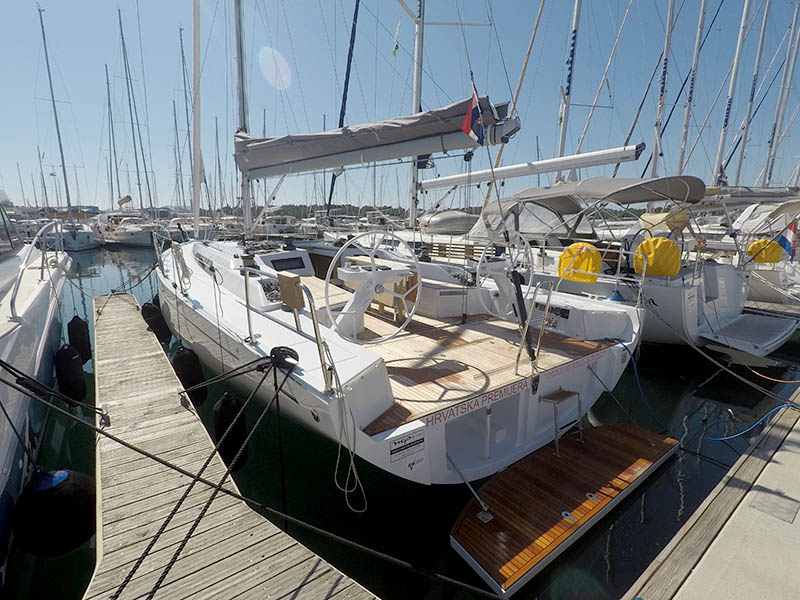 Grand Soleil 44