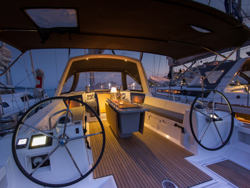 صور Oceanis 45 8