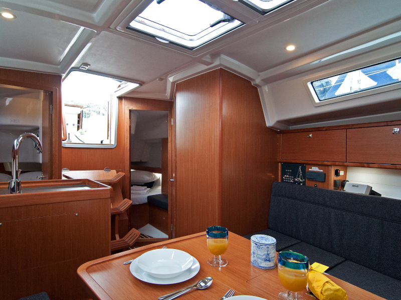 foto Bavaria Cruiser 34 3