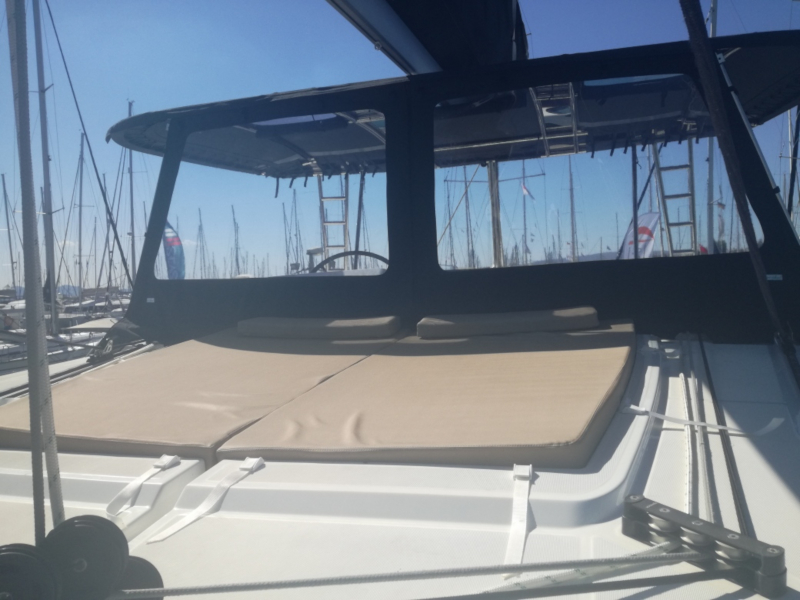 foto Lagoon 450  Flybridge 6