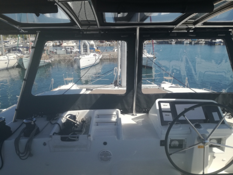 foto Lagoon 450  Flybridge 10