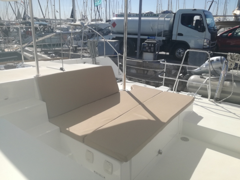 foto Lagoon 450  Flybridge 12