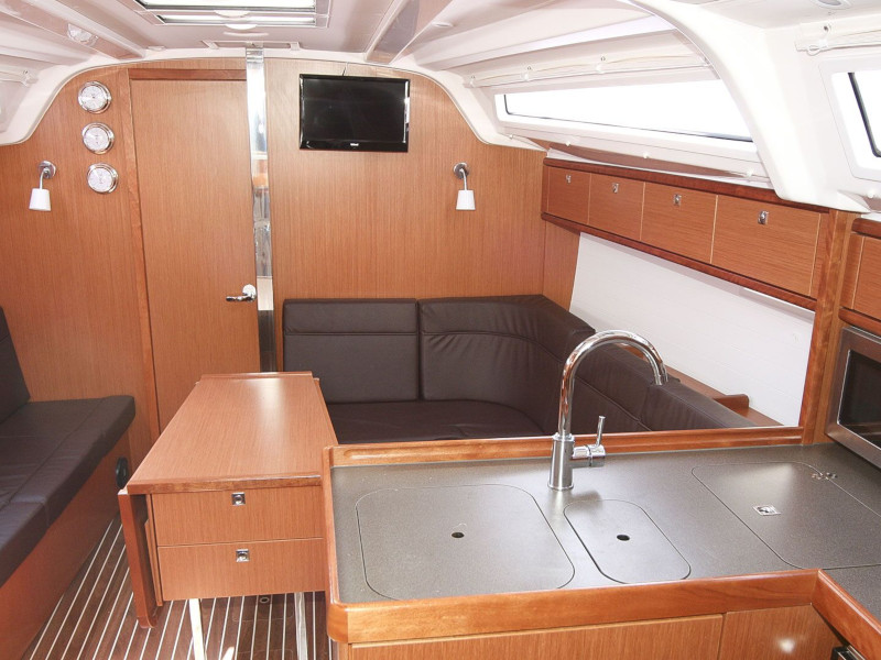 Foto Bavaria Cruiser 37 3