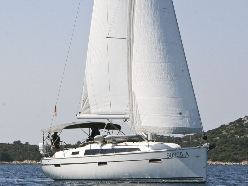 фото Bavaria Cruiser 37 1