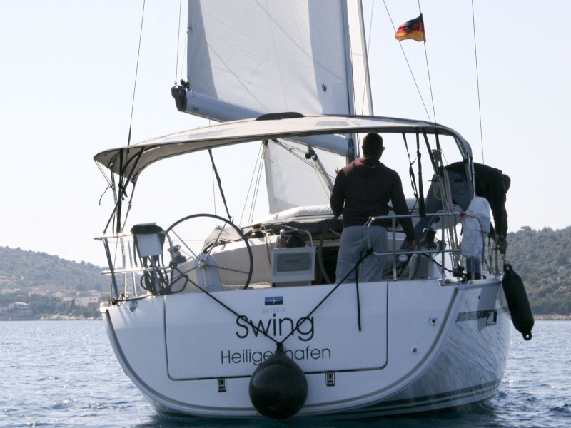 фото Bavaria Cruiser 37 4