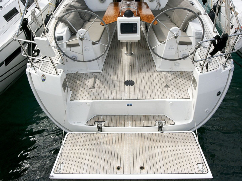 фото Bavaria Cruiser 37 6