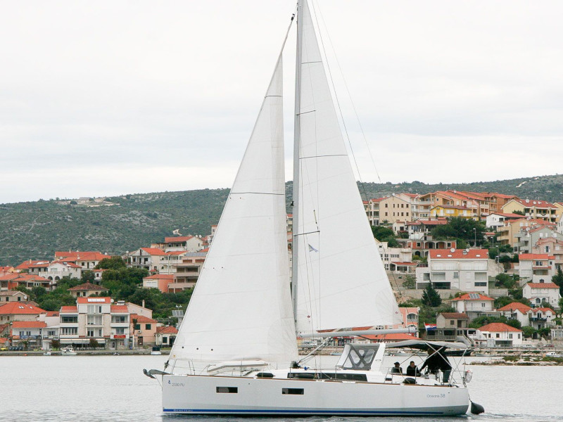 foto Oceanis 38 5