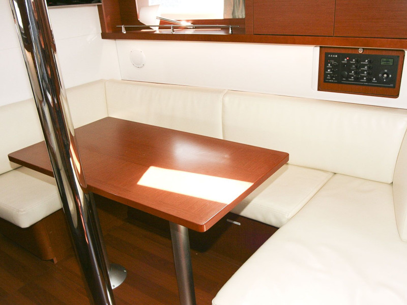 фото Oceanis 41 7