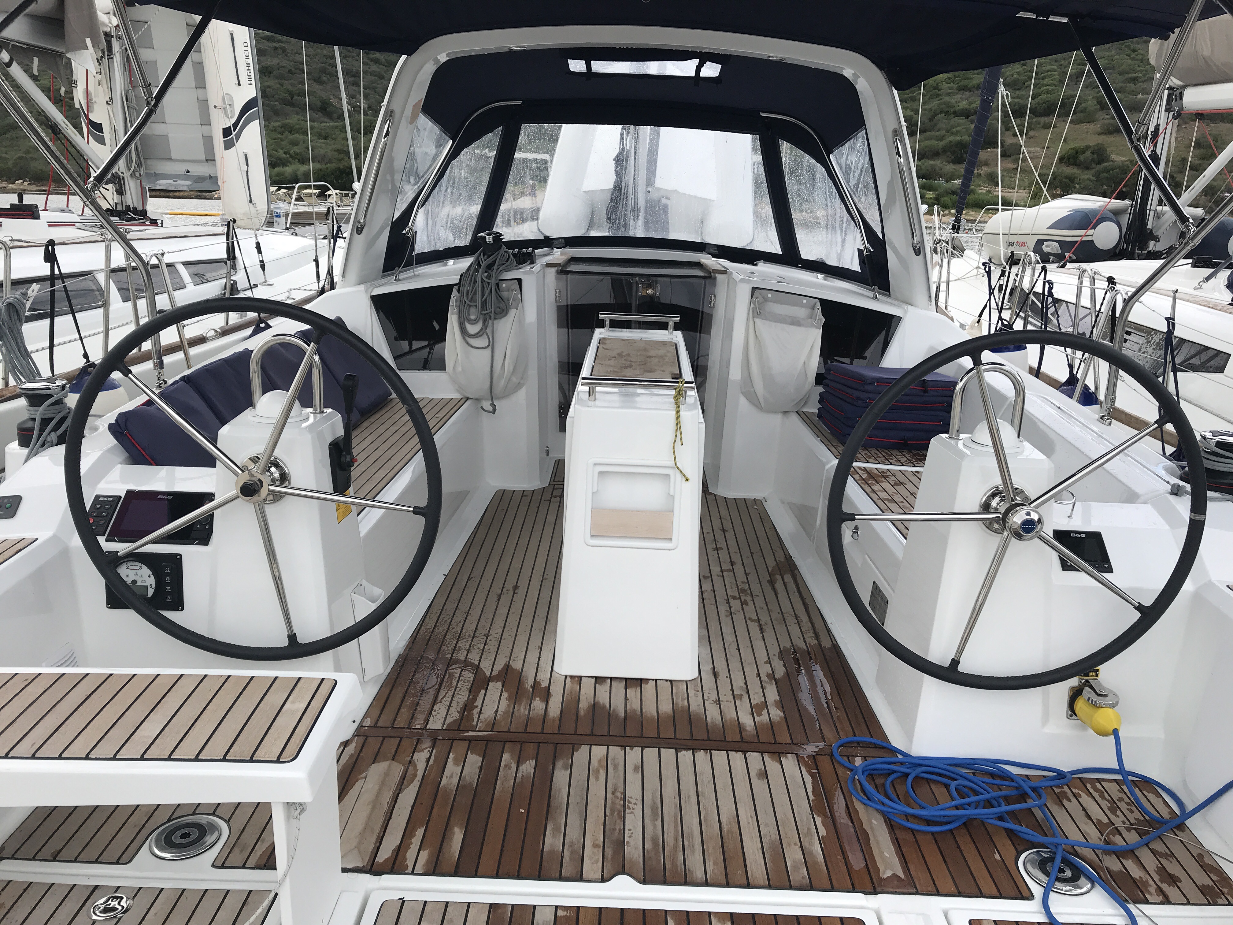 صور Oceanis 38.1 4