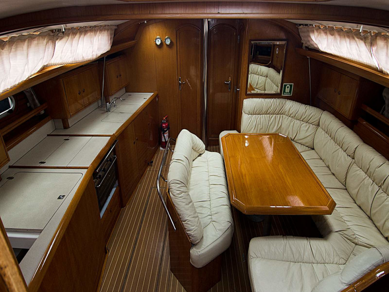 S/Y - Sun Odyssey 45.2 - 4 Cabins - Built 2000