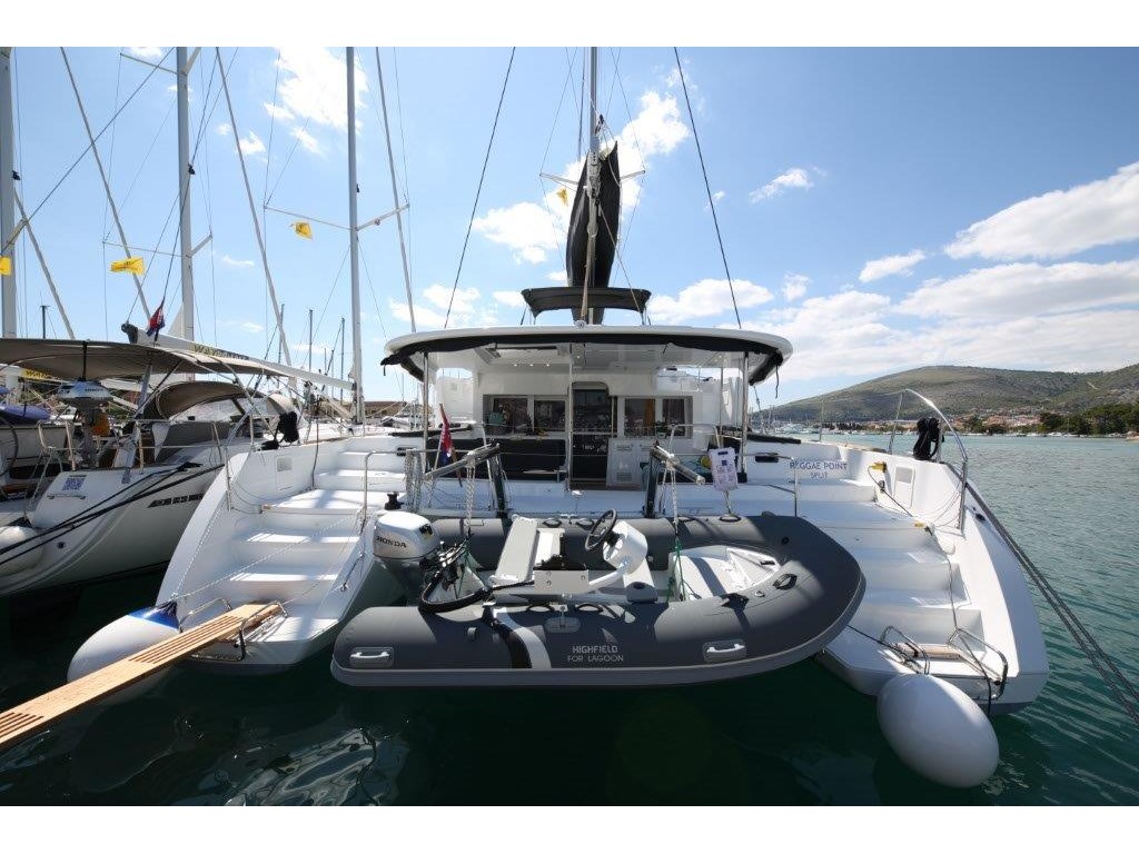 Photo Lagoon 450  Flybridge 2