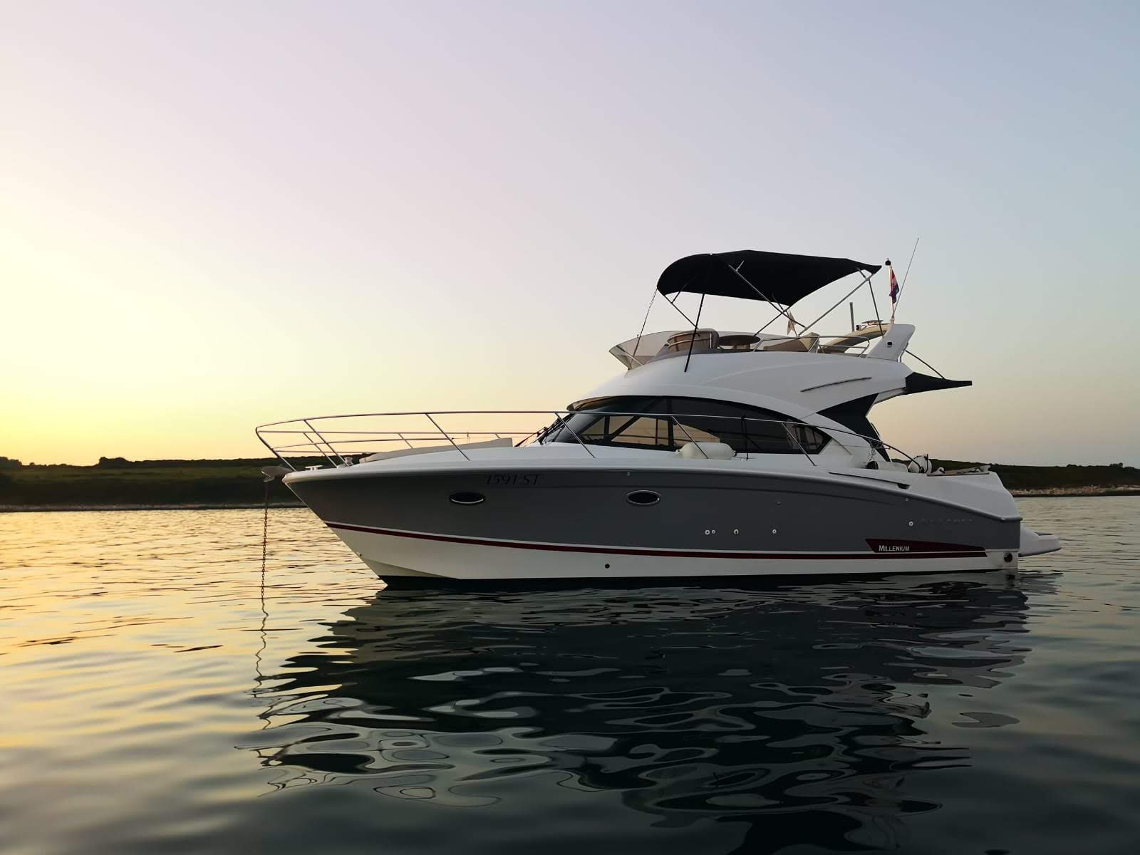 صور Antares 36 48