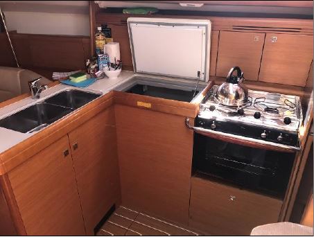 фото Sun Odyssey 36i 3