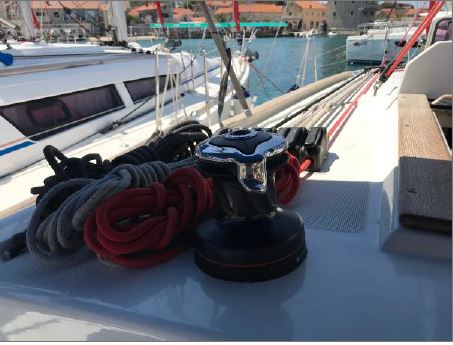 фото Sun Odyssey 33i 8