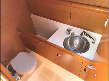 фото Sun Odyssey 33i 10