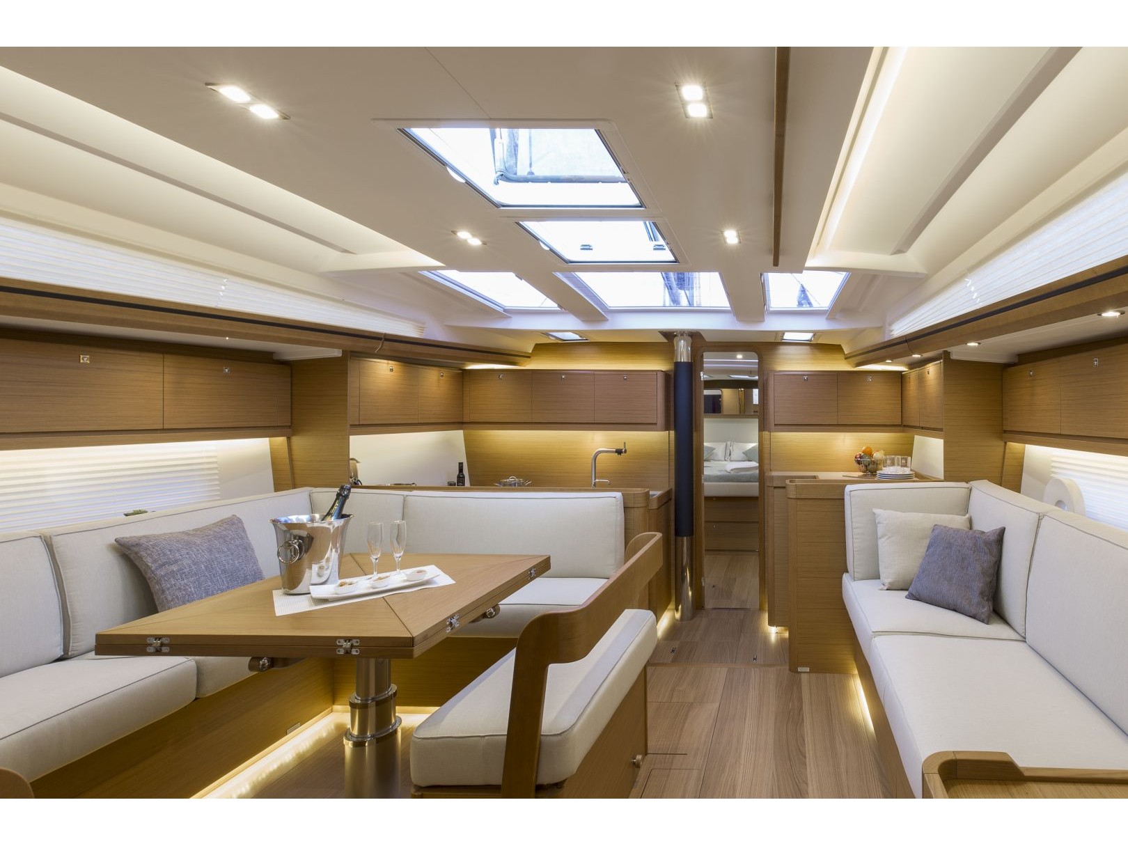 Interior image Calypso / Dufour 520 Grand Large[G]