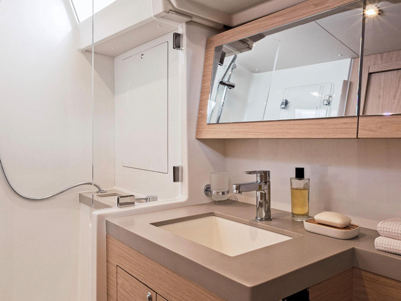 صور Oceanis 51.1 6